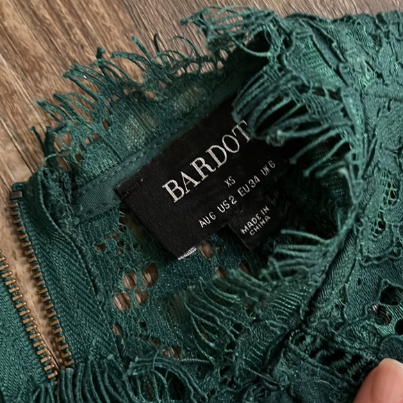 Bardot Lace Sheath Dress - Picture 7 of 10